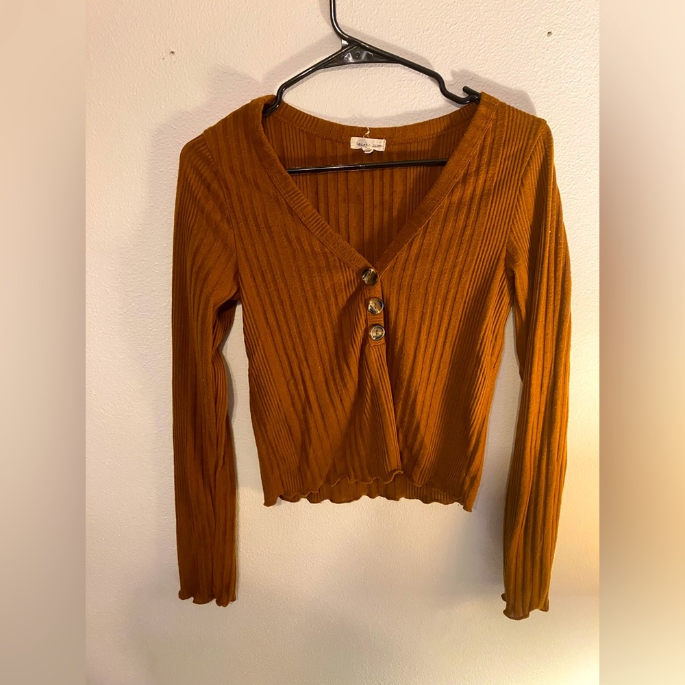 Cute long sleeve crop top